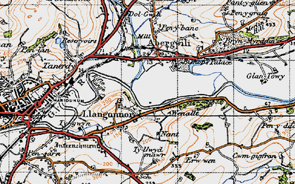 Old map of Llangunnor in 1946